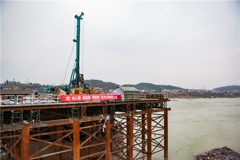 水下鉆孔80米，山河智能旋挖鉆機(jī)震撼施工場面