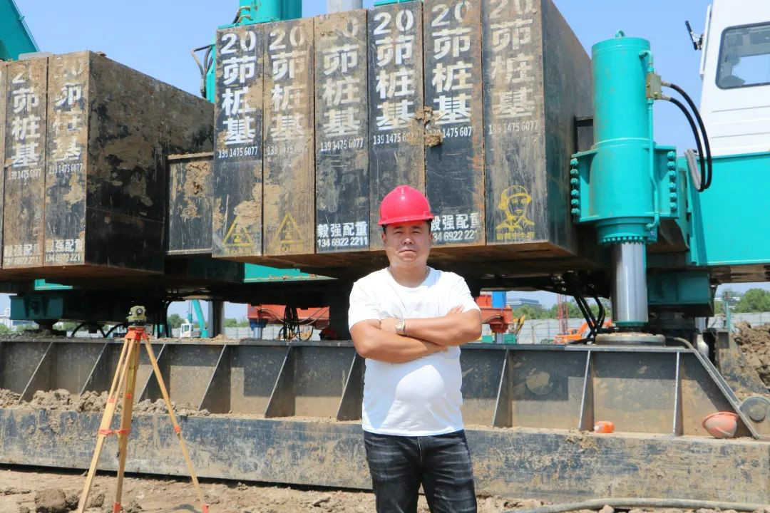 液壓靜力壓樁機(jī)從1臺(tái)到21臺(tái)，他只用了8年！