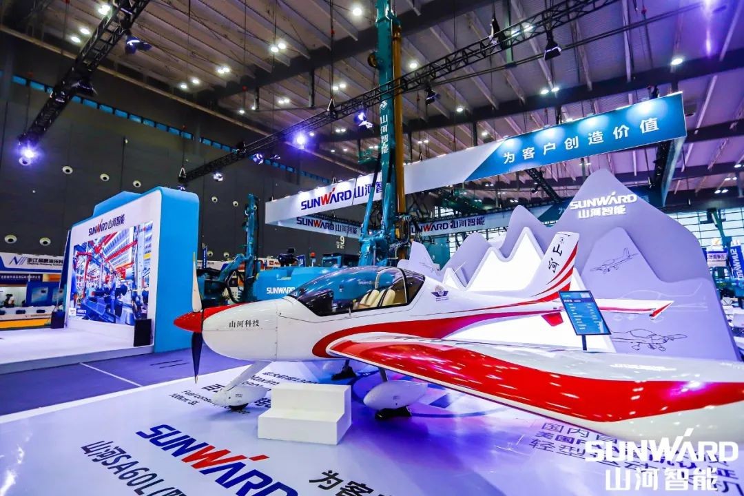 “山河綠”亮相長(zhǎng)沙國(guó)際工程機(jī)械展，50余款產(chǎn)品盡顯山河智能創(chuàng)新實(shí)力
