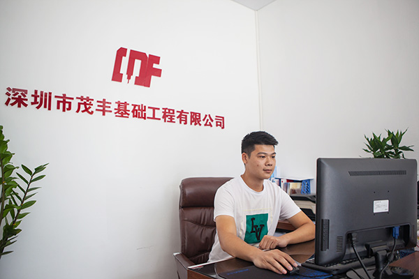 我叫阿忠，忠于事業(yè)，也忠于山河智能旋挖鉆機(jī)