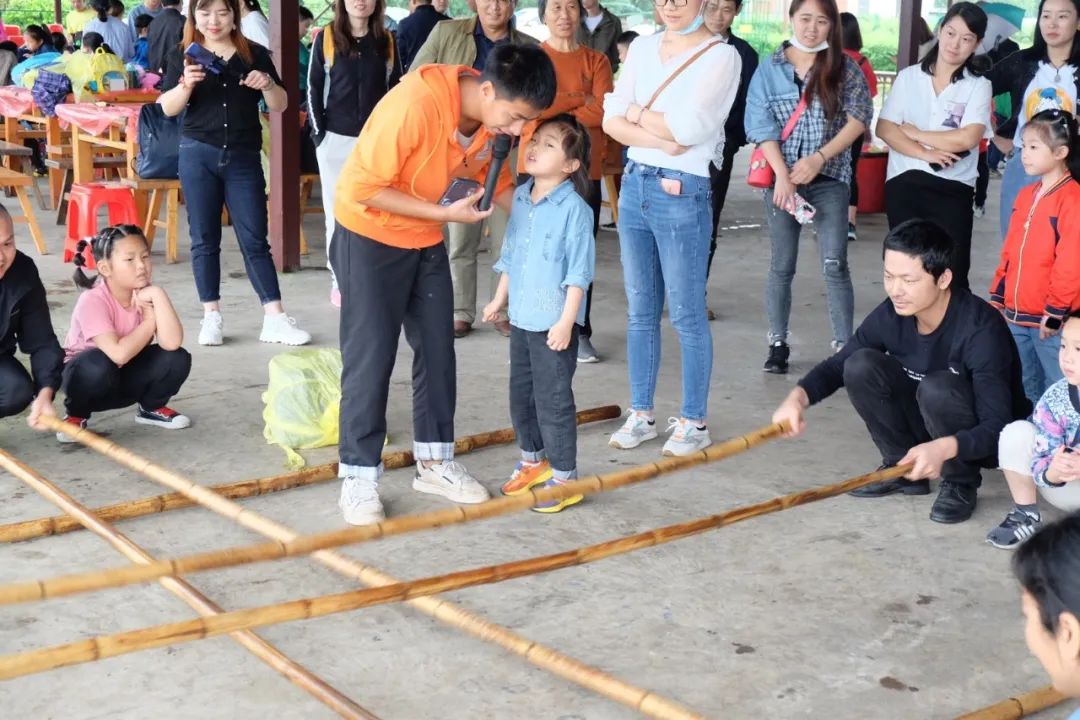 童年不同Young，稻花香里親子歡——山河智能組織開展六一親子活動