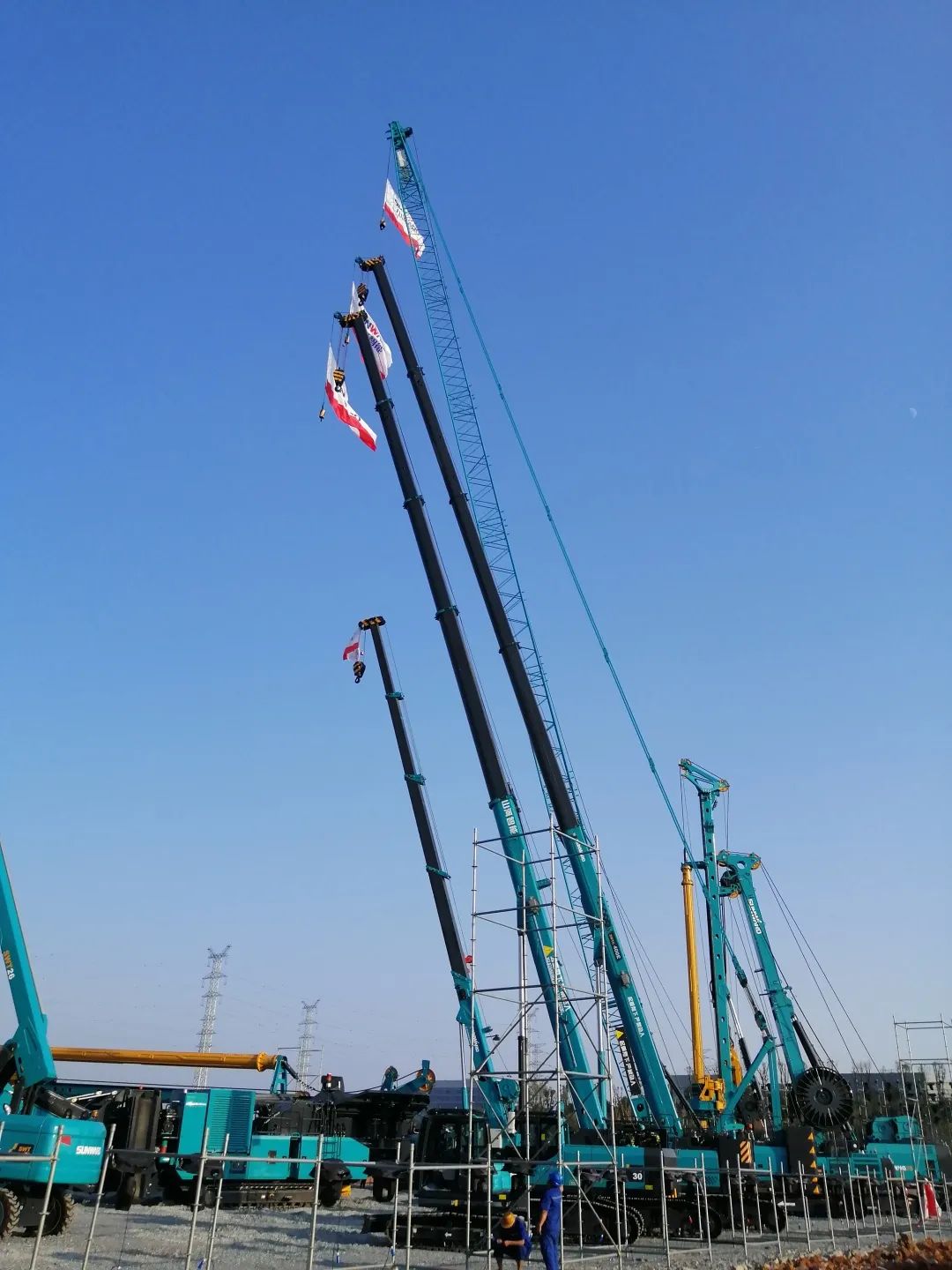 “重”磅出擊！山河智能起重機械組團“登場”