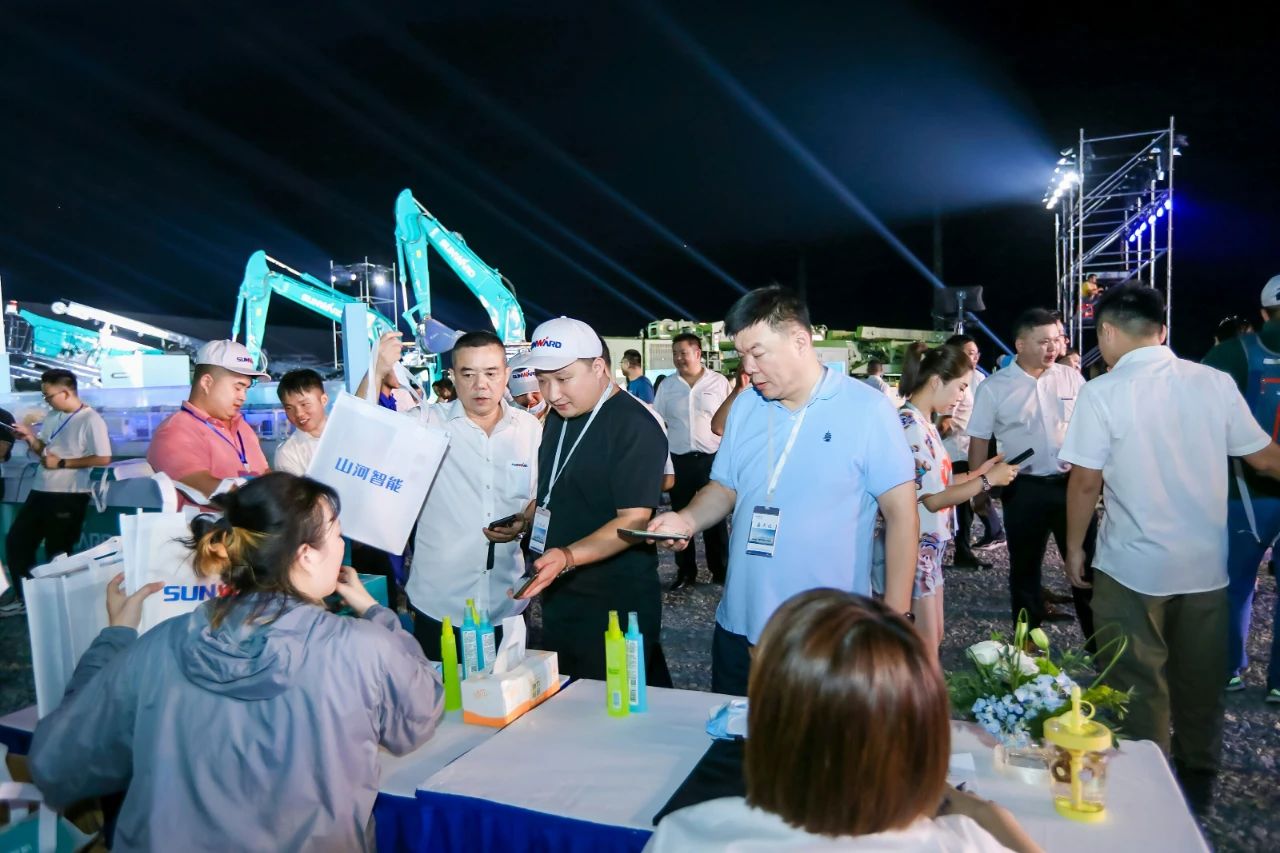 逛展超熱鬧！山河智能成果展示會高能名場面來襲