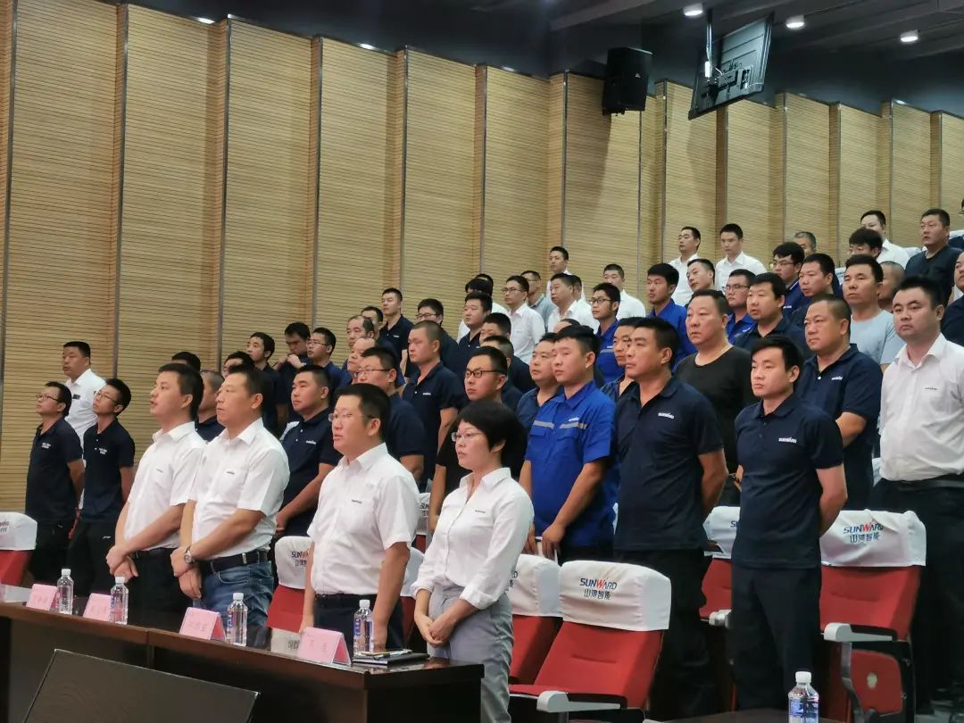 山河智能挖掘機事業(yè)部啟動2021服務(wù)技能評定暨服務(wù)萬里行總結(jié)大會