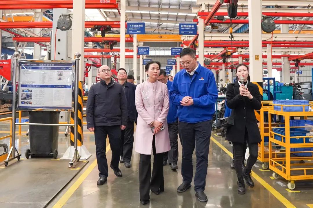 長沙市總工會、長沙經(jīng)開區(qū)總工會一行調(diào)研山河智能