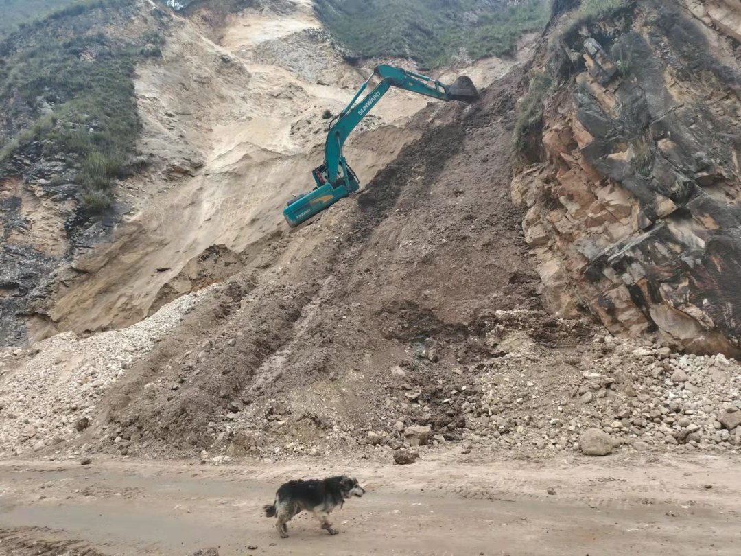 挑戰(zhàn)世界第二高山脈！山河智能裝備助力秘魯安第斯國家公路項(xiàng)目建設(shè)
