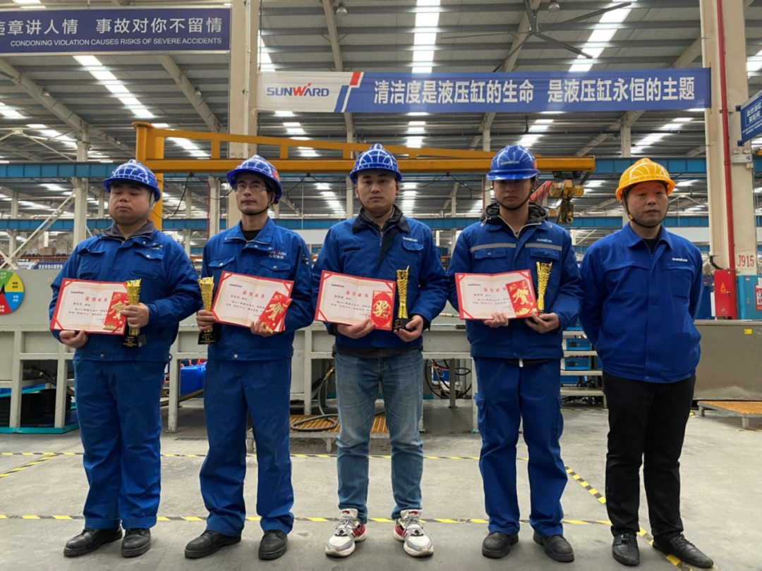 山河工匠 | “浪波”不言苦，甘為“人梯”承大重