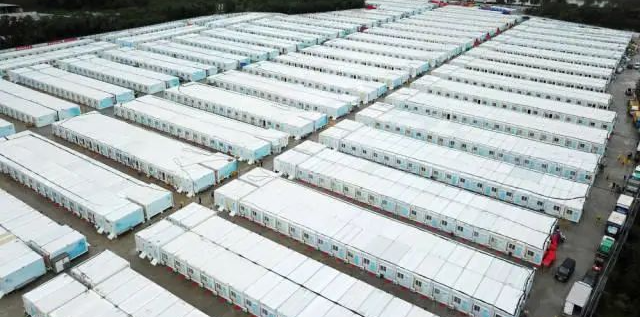 沖鋒一線顯擔當！山河智能挖掘機助力長沙方艙醫(yī)院建設(shè)