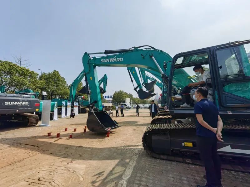 再現(xiàn)交機熱潮！山河智能中大挖持續(xù)向市場進軍