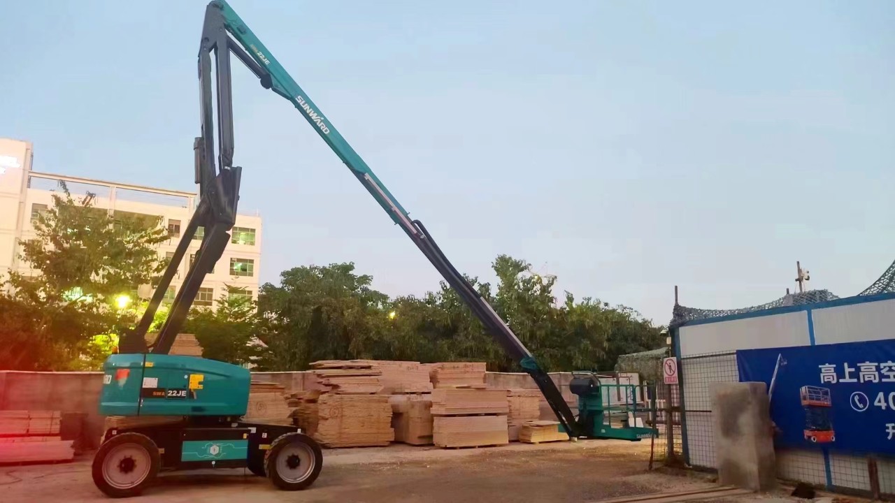 正式“上崗”！山河智能首臺(tái)電動(dòng)曲臂式高空作業(yè)平臺(tái)入駐華南市場(chǎng)