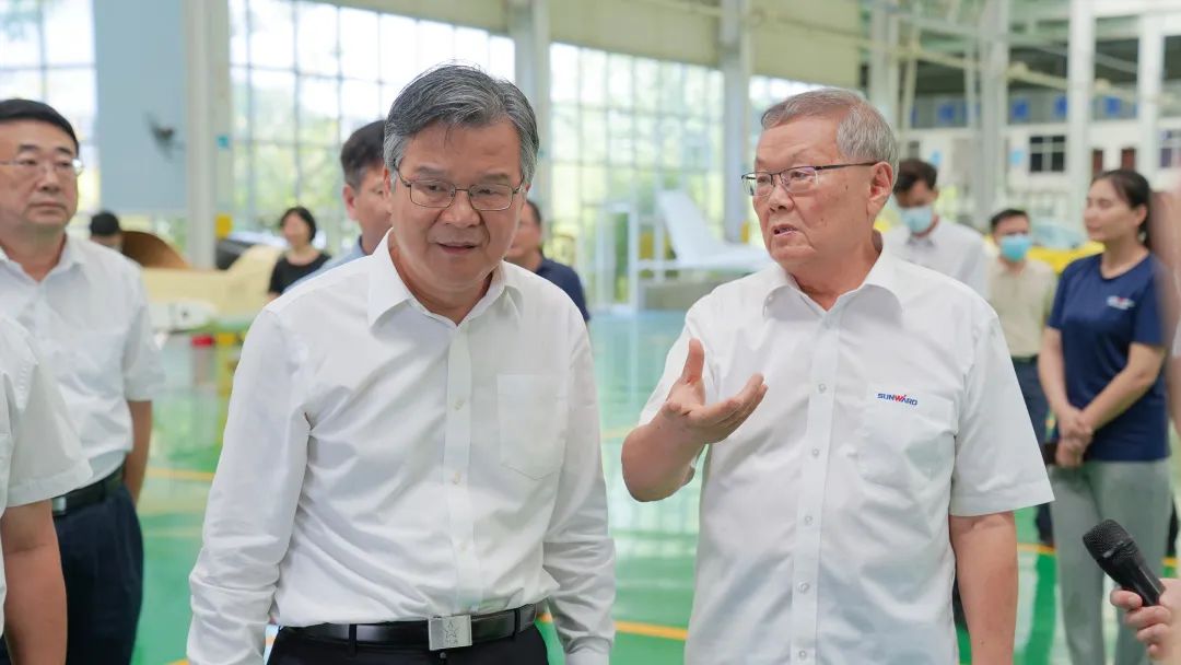 湖南省委常委、常務(wù)副省長李殿勛一行考察調(diào)研山河科技