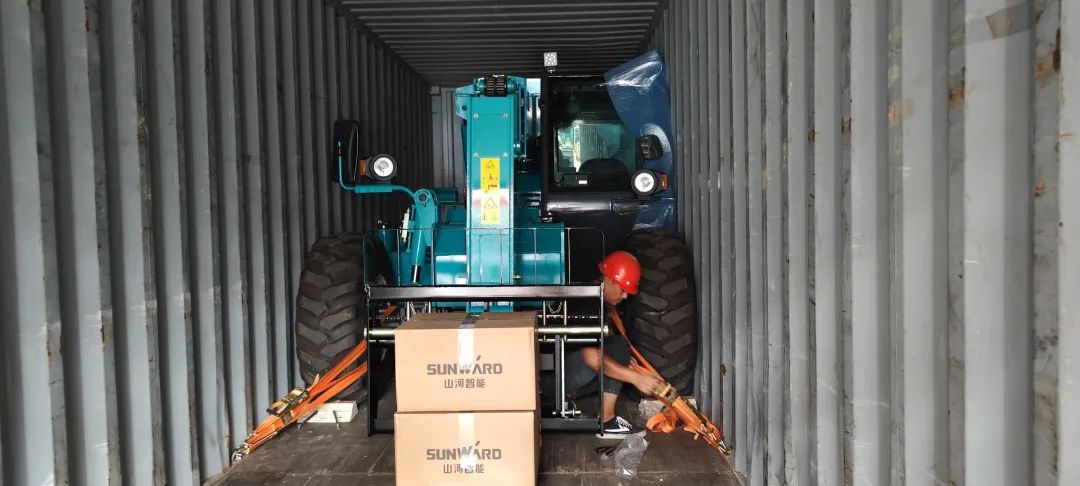 單筆采購金額千萬元！山河智能伸縮臂叉裝車批量出口