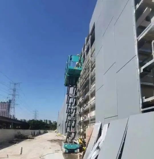 眾志成城抗疫情！山河智能高空機(jī)械助力惠州方艙醫(yī)院建設(shè)