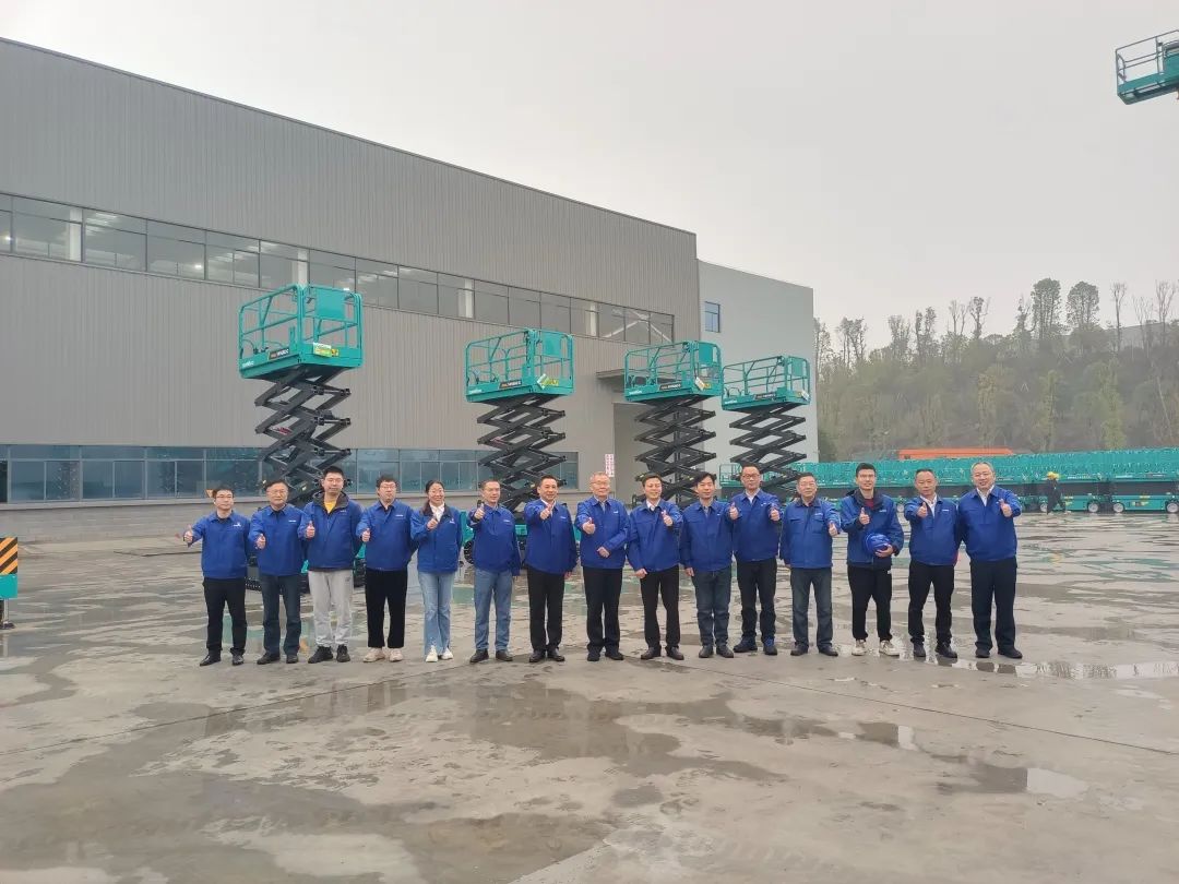 出廠即“出道”！山河智能首款履帶剪叉式高空作業(yè)平臺(tái)批量上市