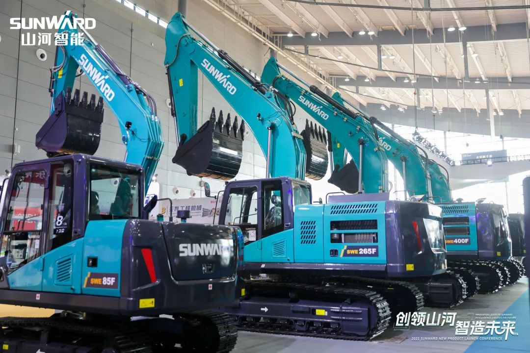 精品出擊、互動(dòng)不斷！山河智能F系列挖掘機(jī)閃耀長(zhǎng)沙展