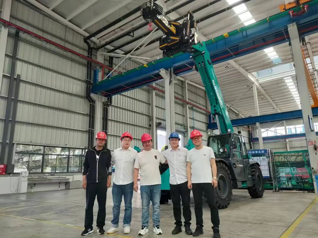 獨家定制！山河智能油缸更換機器人順利下線