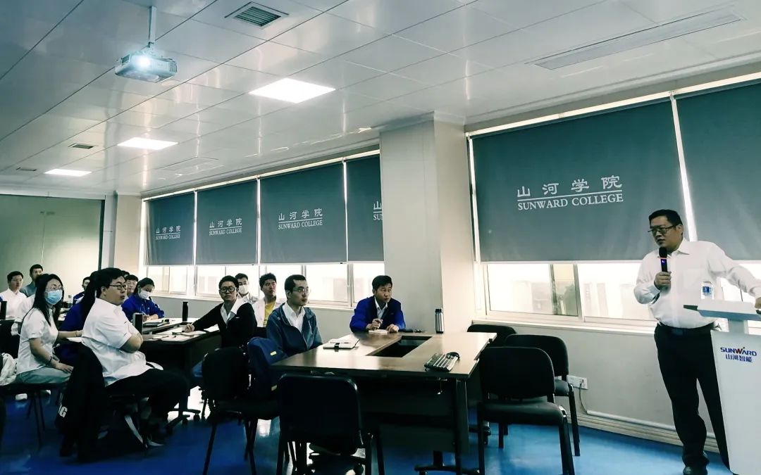 勞動光榮，創(chuàng)造偉大！記錄那些平凡且偉大的勞動瞬間