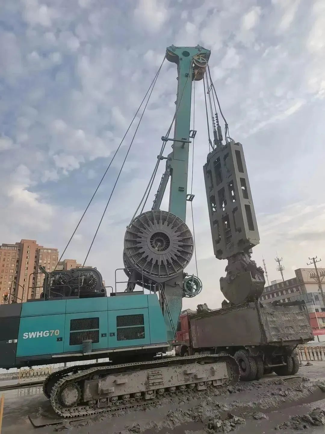 助力國內國際重大工程！山河智能液壓抓斗實力“出圈”