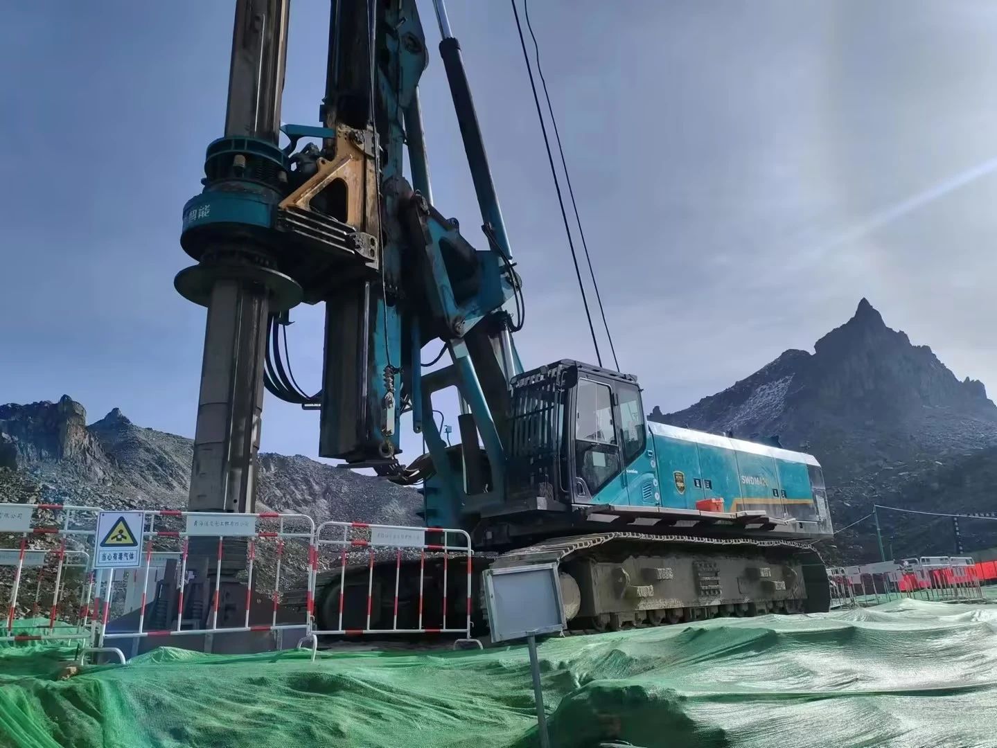 助力世界最高海拔特高壓直流輸電工程，山河智能旋挖鉆機展現(xiàn)硬核實力