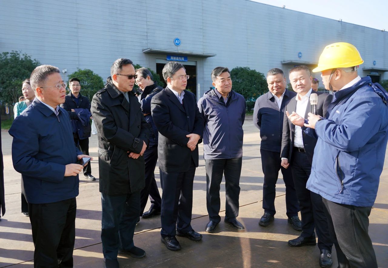 聚焦裝備再制造！上海市政協(xié)副主席、黨組副書記肖貴玉帶隊(duì)調(diào)研山河智能