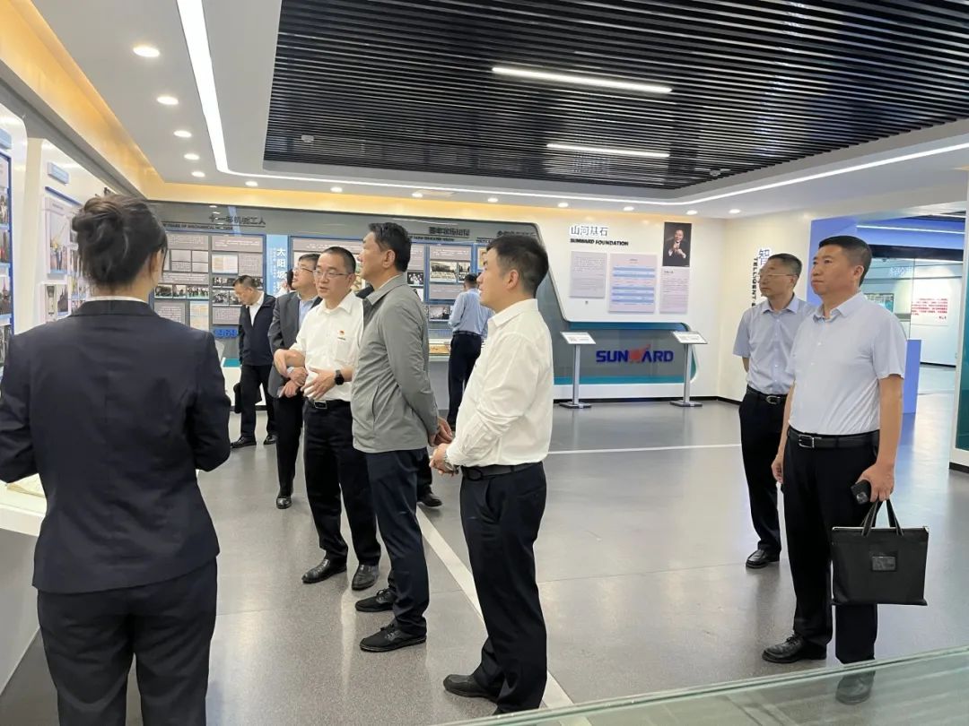 中煤平朔黨委書記、董事長陳建一行調(diào)研山河智能