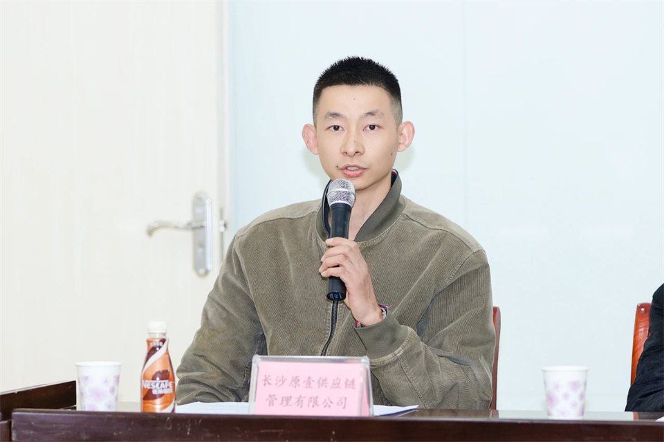長龍街道、山河智能召開首屆年貨盛惠暨送春聯(lián)文化惠民活動工作會議
