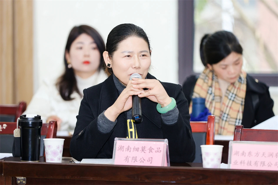 長龍街道、山河智能召開首屆年貨盛惠暨送春聯(lián)文化惠民活動工作會議