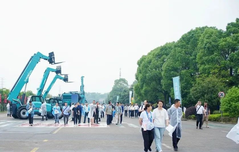 2025 CICEE | 為客戶(hù)創(chuàng)造價(jià)值，山河智能客戶(hù)交流會(huì)圓滿(mǎn)舉辦