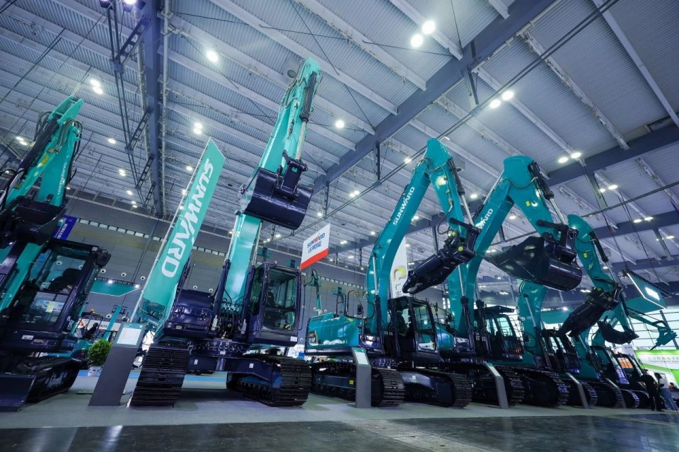 2025 CICEE | 從單一工具邁向多元化解決方案，山河智能呈現(xiàn)非凡挖掘機風采