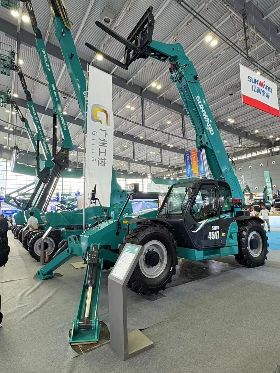 2025 CICEE | 變裝升級(jí)！新一代SWTH4517叉裝車硬核亮相長沙展